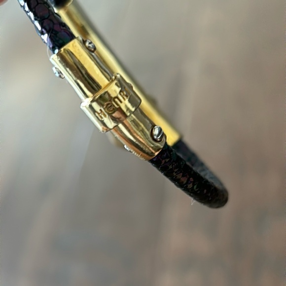 Henri Bendel Gold and Green Bracelet - Picture 7 of 8